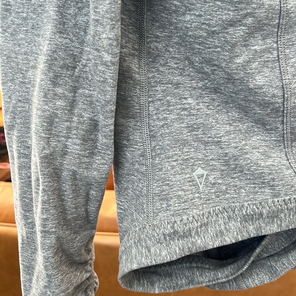 Ivivva by Lululemon Four Count Shrug Long Sleeve - Picture 9 of 9